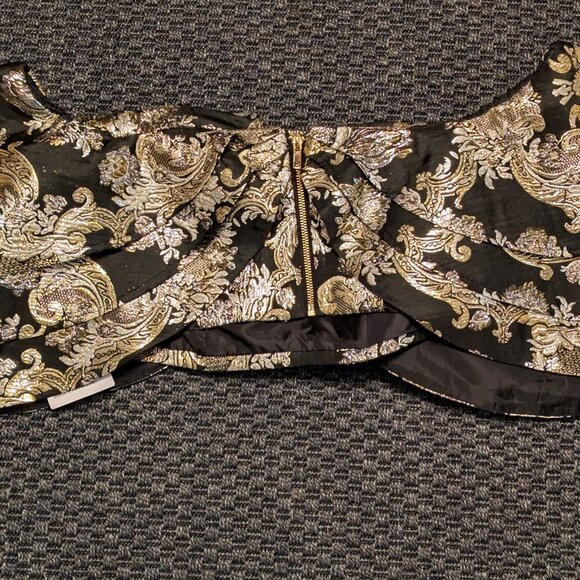 ASOS LUXE jacquard triple ruffle bardot top in black and gold (UK 10/US 6) - Picture 3 of 6